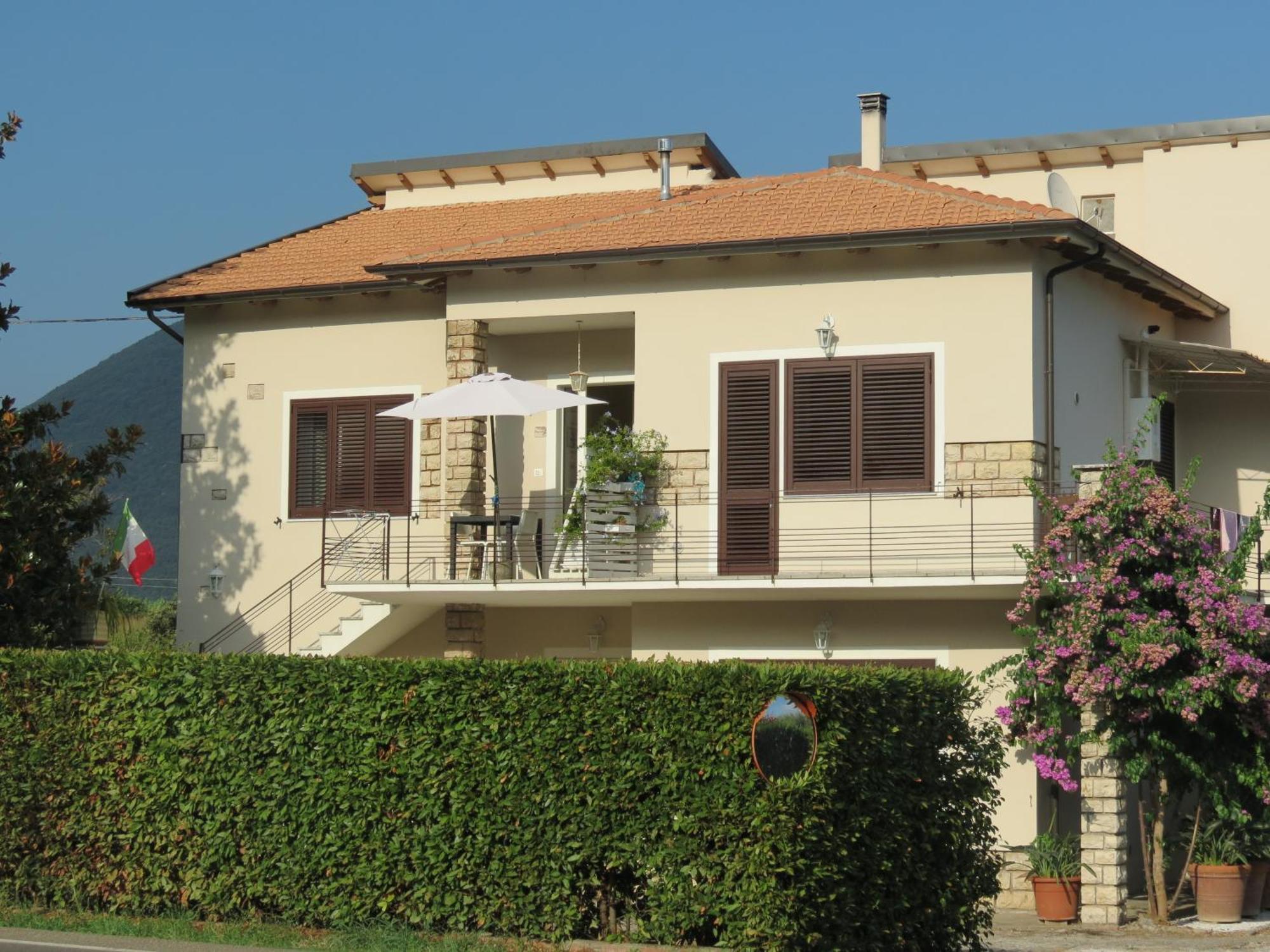 Casa Vacanze “Bouganville” Loc Avane Pisa Векиано Екстериор снимка
