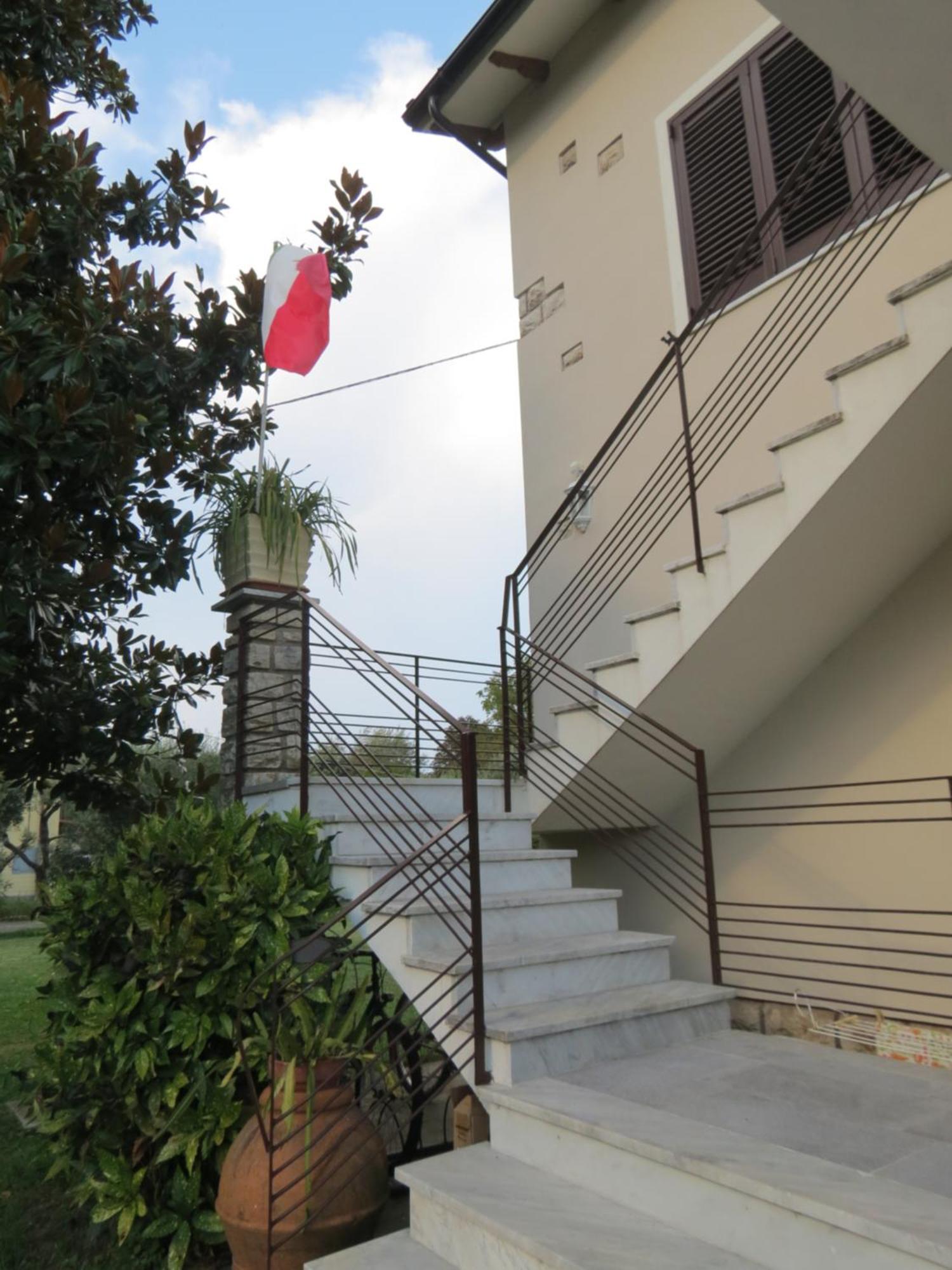 Casa Vacanze “Bouganville” Loc Avane Pisa Векиано Екстериор снимка