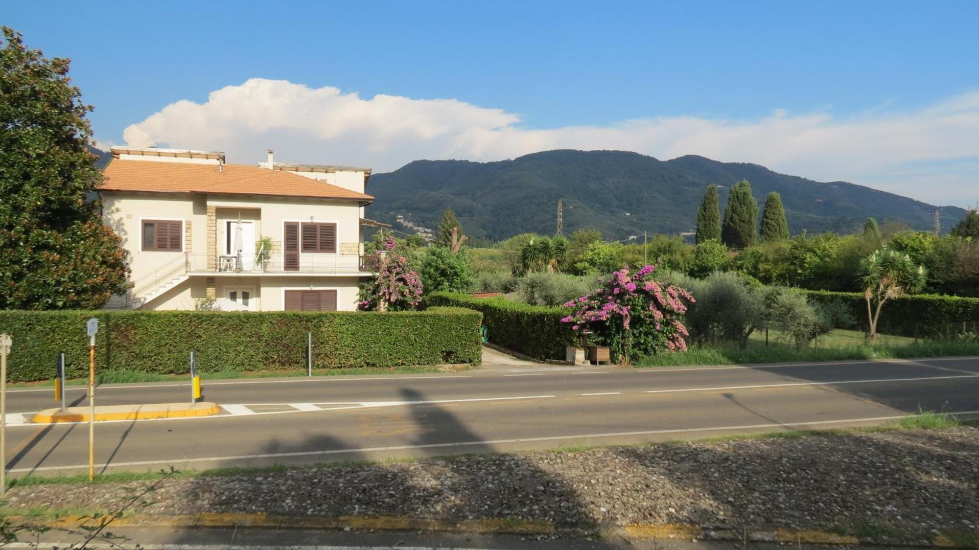 Casa Vacanze “Bouganville” Loc Avane Pisa Векиано Екстериор снимка