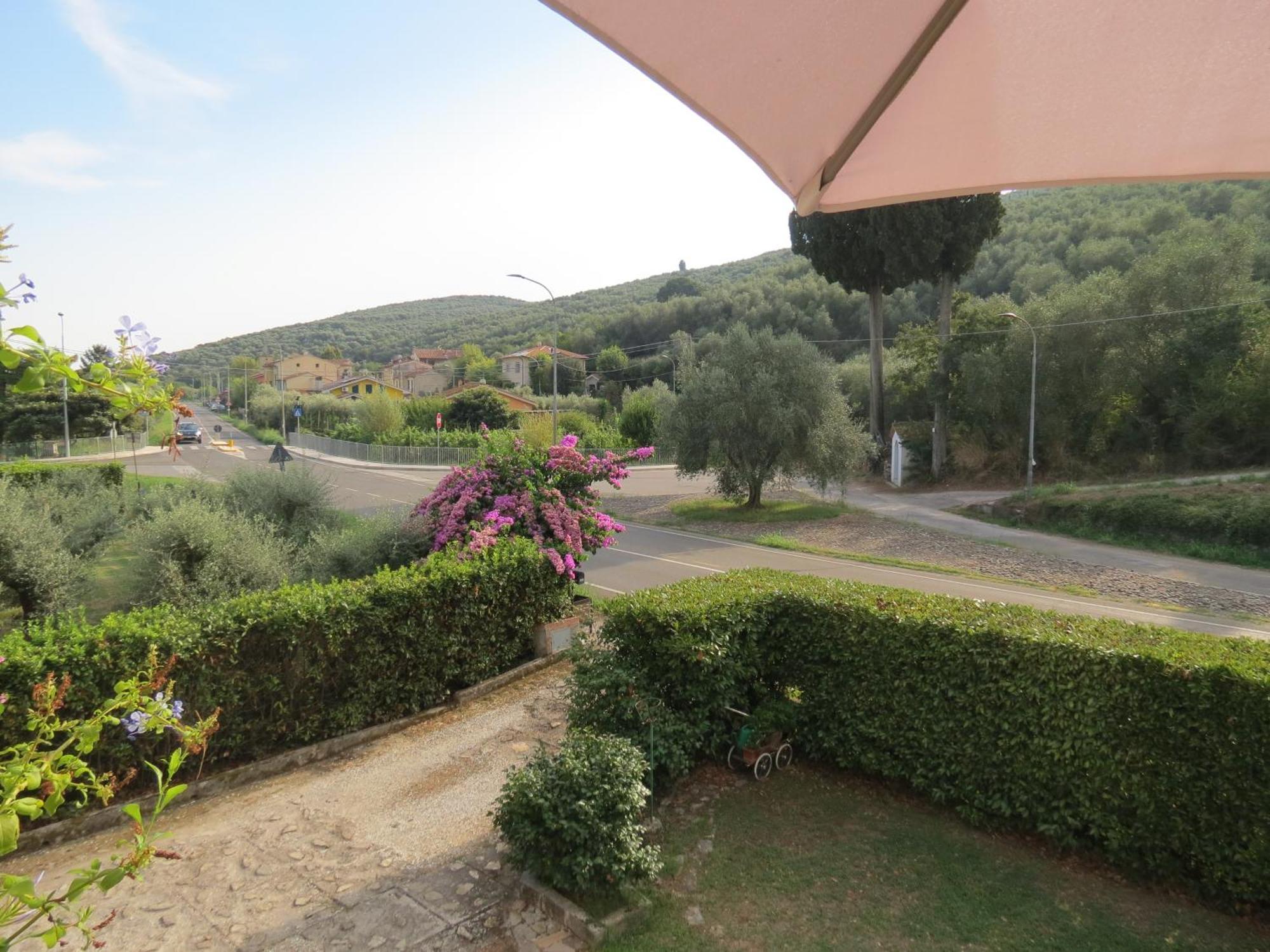 Casa Vacanze “Bouganville” Loc Avane Pisa Векиано Екстериор снимка